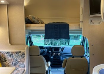 Motorhome Elite Motor Trailer MTB 760 para até 6 pessoas, disponível para aluguel em Curitiba Pura Vida Motorhomes (20)